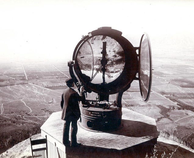 This Giant Searchlight Once Scanned L.A. From the Mountains Above