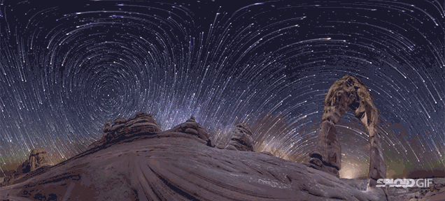360度パノラマで夜空をとらえたタイムラプス映像が幻想的