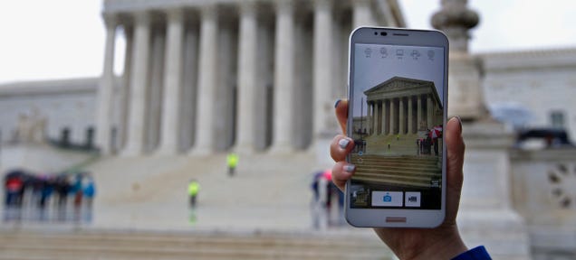 9 Highlights From Today's Supreme Court Cell Phone Privacy Decision