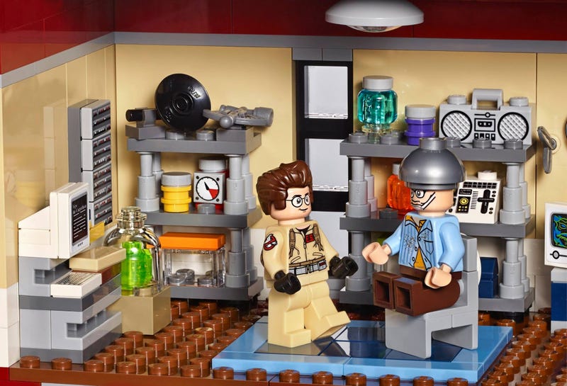 Our First Look Inside the Lego Ghostbusters Firehouse HQ Reveals So Many Wonderful Details