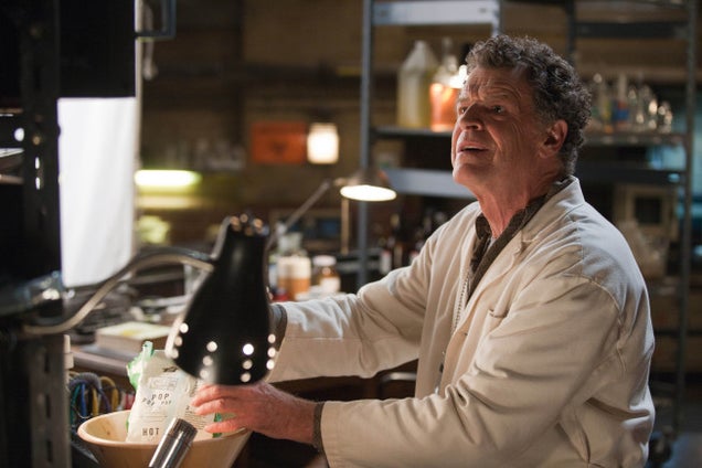 First New Photos of Fringe Season 4: What's wrong with Walter?
