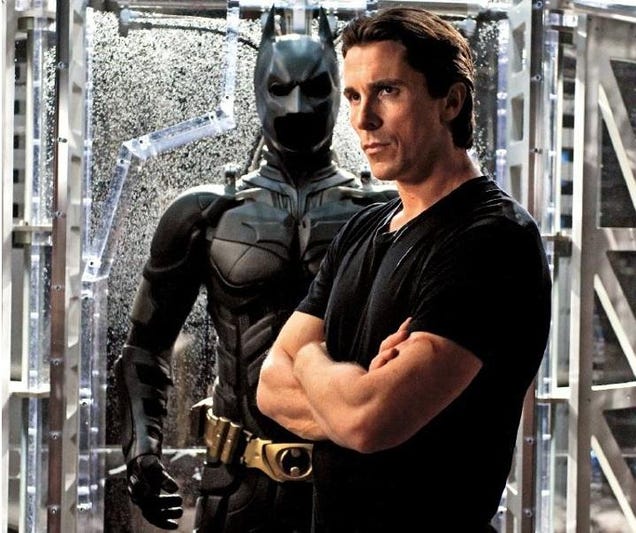 6 new Dark Knight Rises snapshots show off Batman's Bat-abs