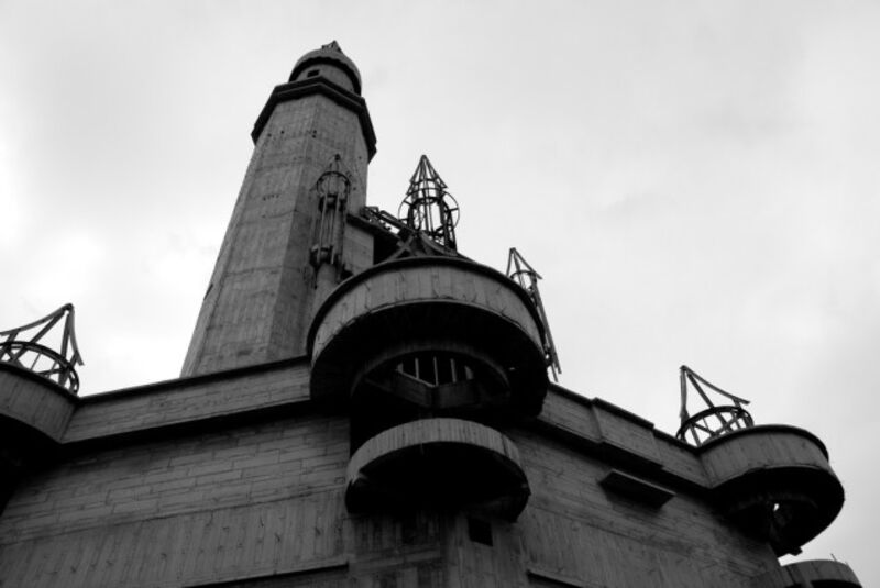 Scenes from a weird abandoned amusement park outside Beijing