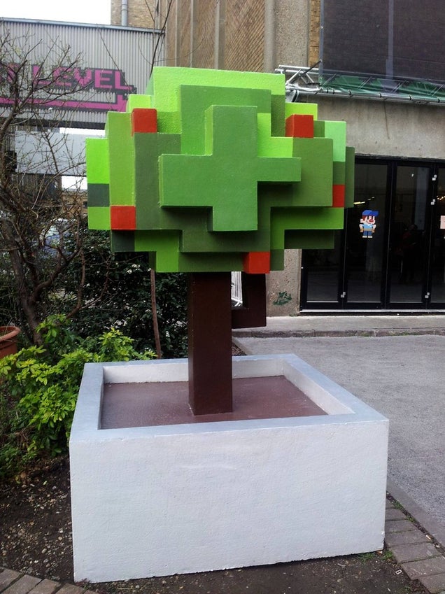 Una calle de Londres se transforma en escena de 8 bits (perrito incluido)