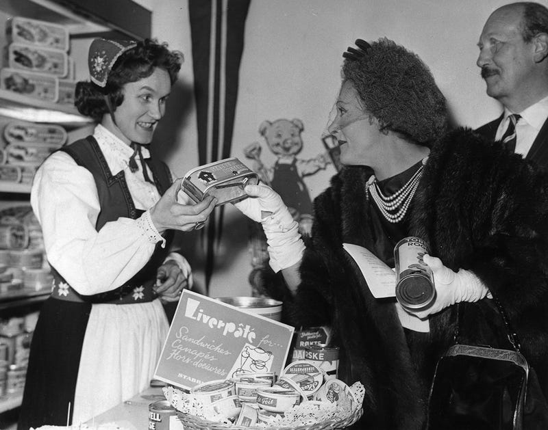 The Evolution of Canned Food and Drink In 38 Pictures