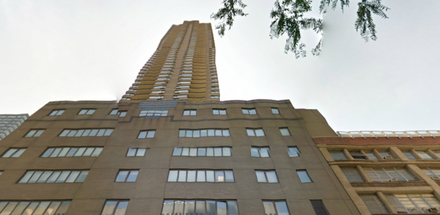 Manhattan Man, Child Fall To Death From High-Rise