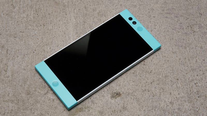 Nextbit Robin Review: A Great Smartphone With Its Head in the Clouds