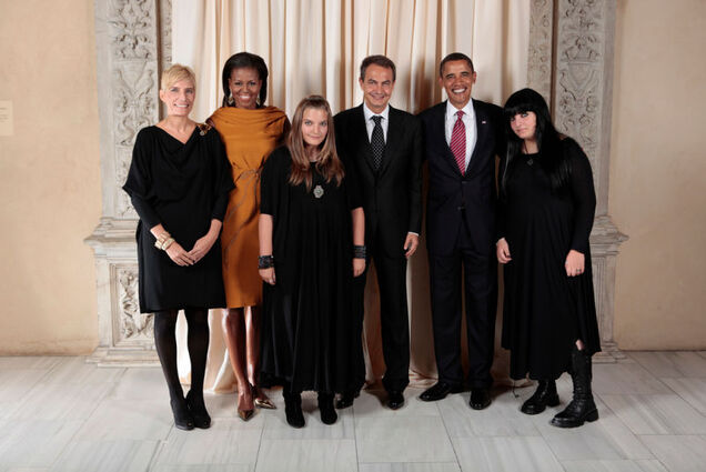 Spain's Goth First Daughters Embarrass, Embarrassed By Dad
