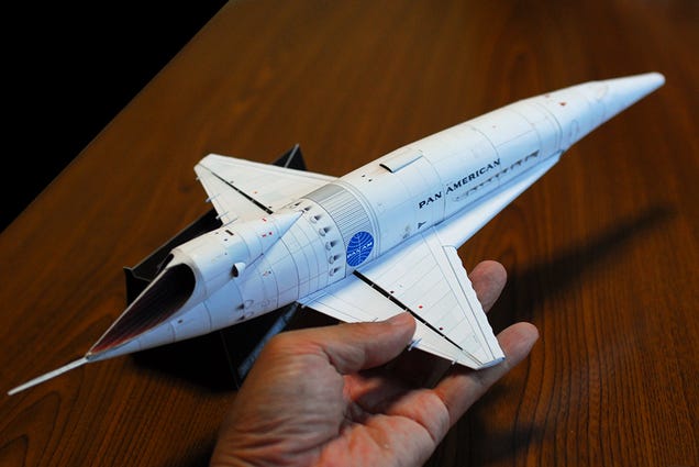Japanese craftsman creates perfect sci-fi ship replicas using just paper
