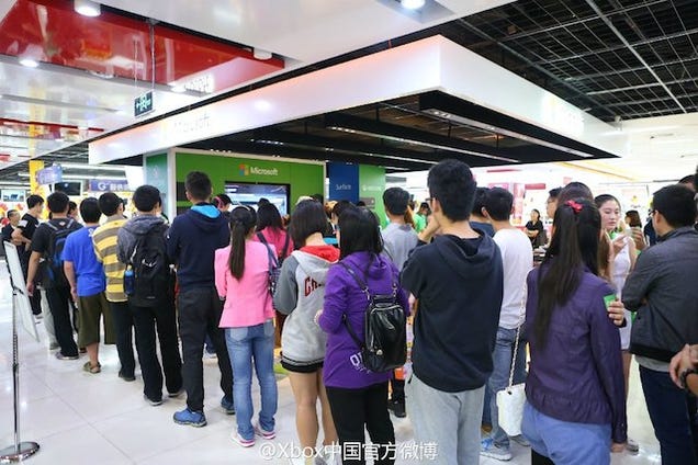 People in China Actually Lined Up for the Xbox One