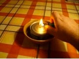 Make an Emergency Oil Lamp from a Can of Tuna