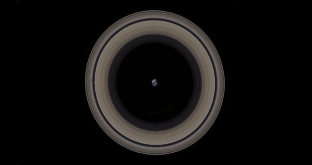 Los inmensos anillos de Saturno comparados con la Tierra