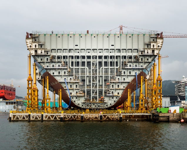 Pictures Of The World's Biggest Ship Being Built