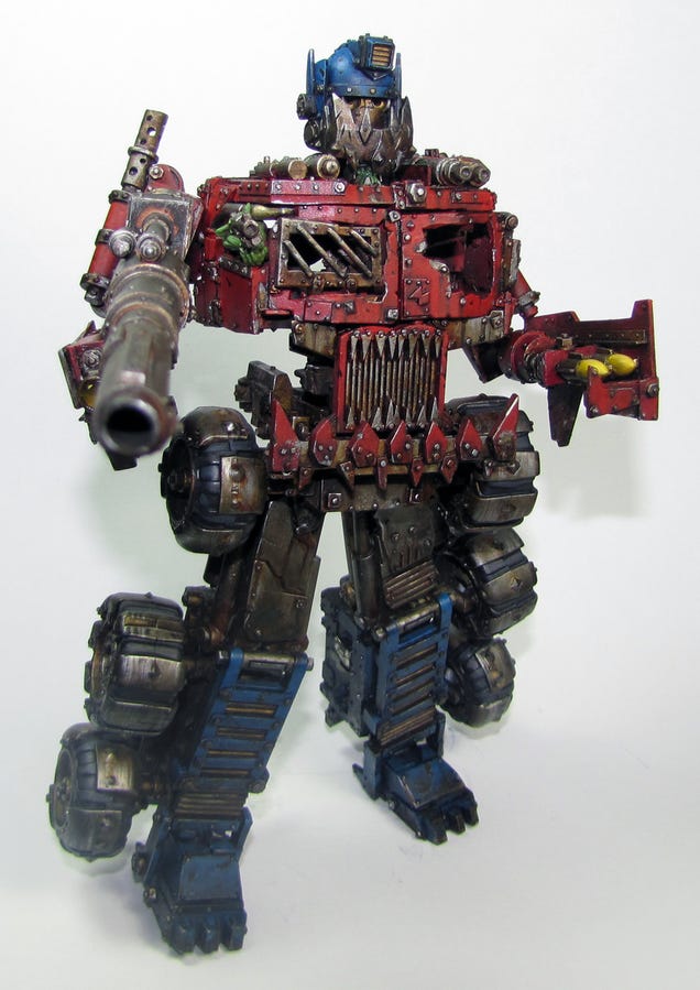 When Optimus Prime Meets Warhammer, My Jaw Drops