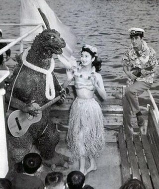 Behind-the-scenes Godzilla photos were charming, absolutely ridiculous