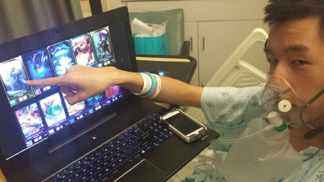 Collapsed Lung Can't Stop Pro Gamer From Playing League Of Legends