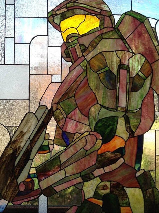 Play the Halo Theme Song And This Impressive Master Chief Stained-Glass Window is Even Cooler