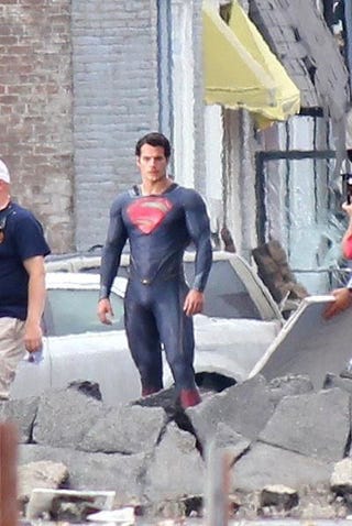 New Superman set pics show off Clark Kent's blue alien bulge