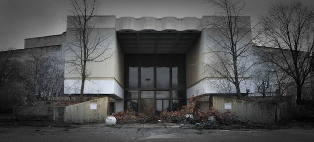 This Abandoned Wasteland Was Once America's Largest Mall