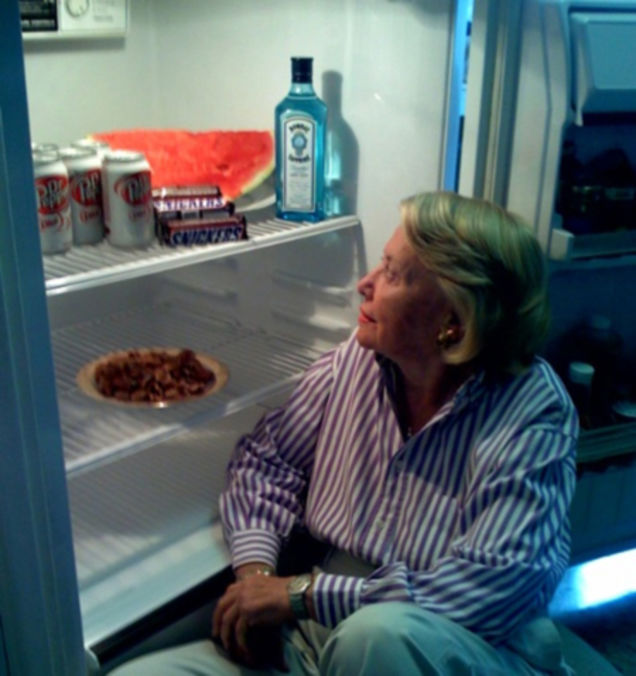 Liz Smith Has Gin & Fruit: What's In Your Refrigerator?