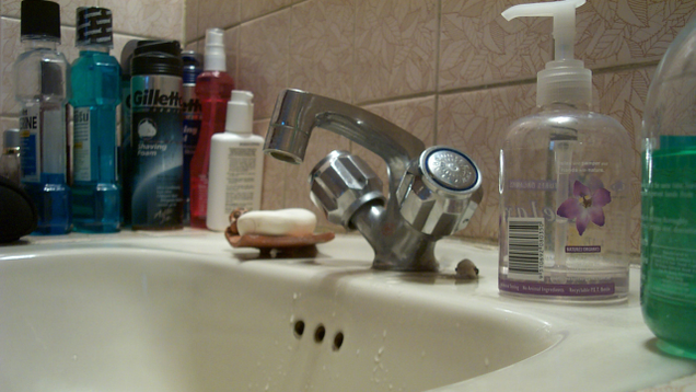 Use Everyday Toiletries in a Basin to Mask Bathroom Smells