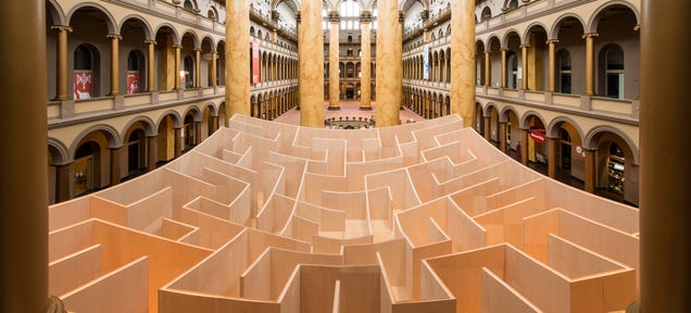 The Middle of this Massive Indoor Maze Reveals How To Get Back Out Again