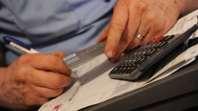 ​Pay Off Your Credit Cards Mid-Month Before Applying for a Loan