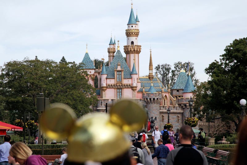 La policía de Disneyland lleva años espiando teléfonos móviles con tecnología militar