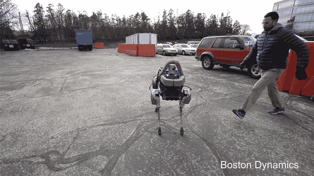 新犬型ロボット｢Spot｣、小さくなっても蹴飛ばされる悲哀
