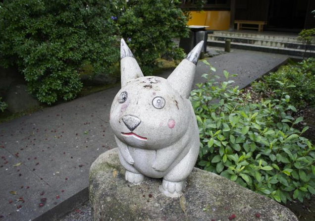 Japan's Cute and Nerdy Stone Statues Will Delight You