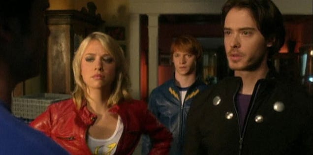 Smallville's 31st Century Teens Revealed