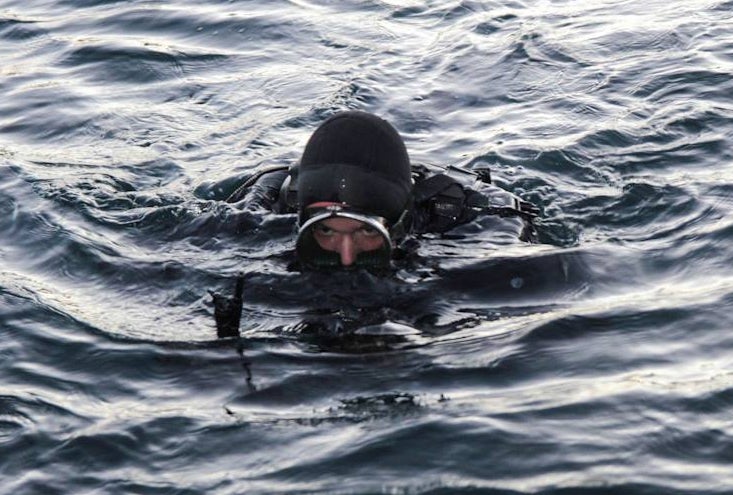 These Pictures Of Russian Frogmen In Action Are Straight Out Of An '80s Chuck Norris Movie