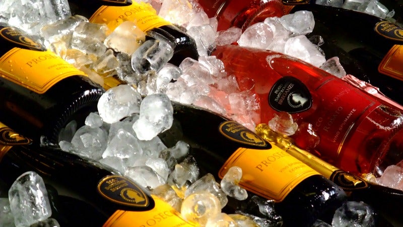 Take Your Booze Outdoors with a Simple Summer Spritz