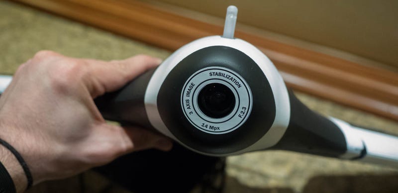 Una cámara teledirigida a 80 Km/h: así es el nuevo dron de Parrot
