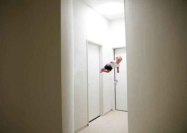 Photographer refuses to reveal how she made her baby fly