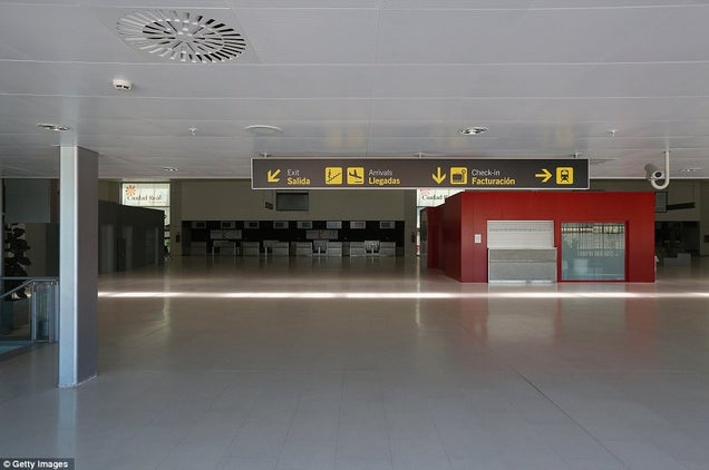 Abandoned Airport is a Video Game Level Come to Life