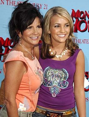 Lynne Spears Contemplates Vice-Presidential Run To Solicit Teen Mother Respect