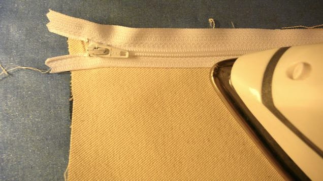 How To Make A Pair Of White Short-Shorts