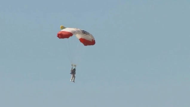 Red Bull's Insane 24 Mile Supersonic Stratos Space Jump Has Been A Success
