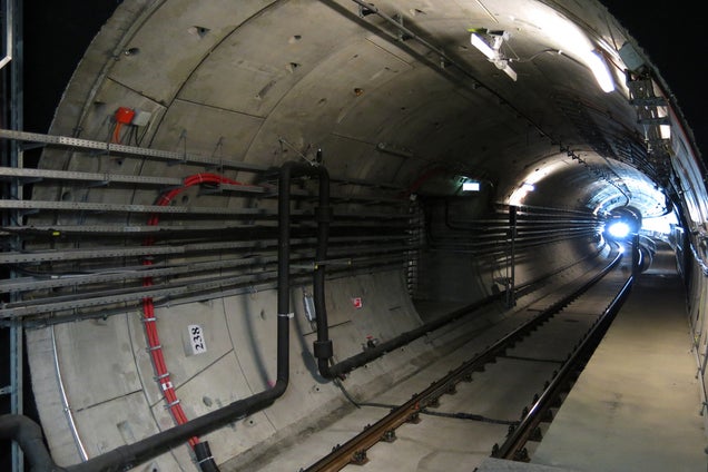La nueva línea de metro de Budapest es un psicodélico viaje de diseño 656038488027189321