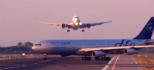 Video: Boeing 767 pilot avoids crash with Airbus A340 crossing runway