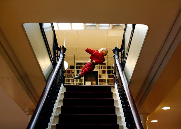 Photographer refuses to reveal how she made her baby fly
