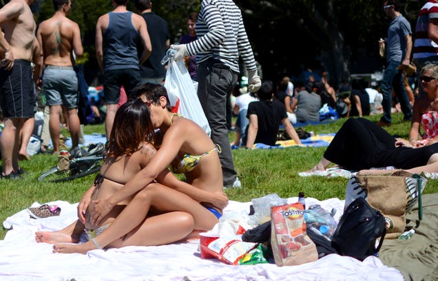 25 Sizzling Photos Of Summer