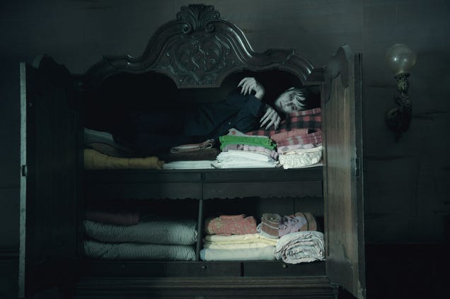 28 stills from Dark Shadows prove Tim Burton has not yet tired of pancake makeup