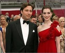 Anne Hathaway Caught Up in Vote-Rocking Scam