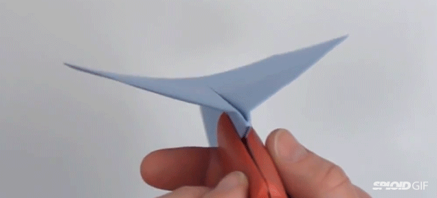 This is how you fold the perfect paper airplane