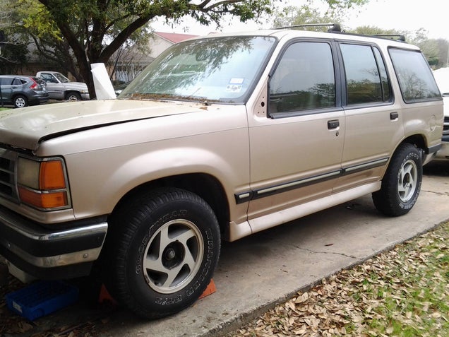 How To Build A Painstakingly Perfect Jurassic Park Ford Explorer