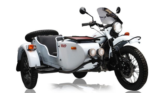 ​Live Your Cosmonaut Fantasies With This MIR-Replica Sidecar