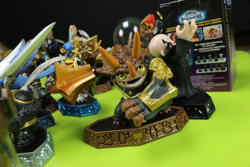 Toy Time Plays With The First Batch Of Skylanders: Imaginators Figures