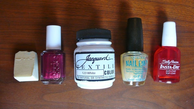 How to Give Yourself A Shabby Chic Antique Manicure